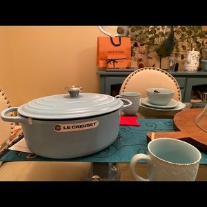 Le Creuset Cast Iron Matte Oval Dutch Oven NWT